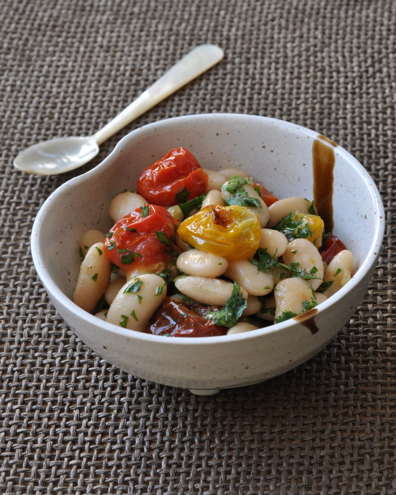 Salade-de-haricots-tarbais-cumin-tomates-confites-et-citron
